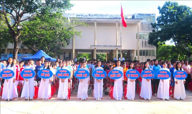 Đông đảo các đơn vị trường tham gia giải đấu. Ảnh: Ánh Tuyết - TTXVN