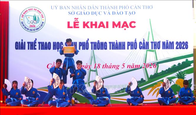 Các tiết mục biểu diễn võ thuật tại lễ khai mạc. Ảnh: Ánh Tuyết - TTXVN