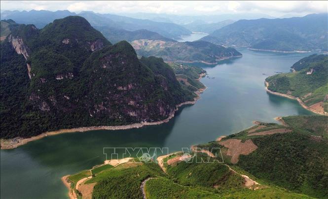 Khu vực lòng hồ thủy điện Sơn La tại xã Chiềng Lao - nơi đầu tư dự án. Ảnh: Quang Quyết - TTXVN