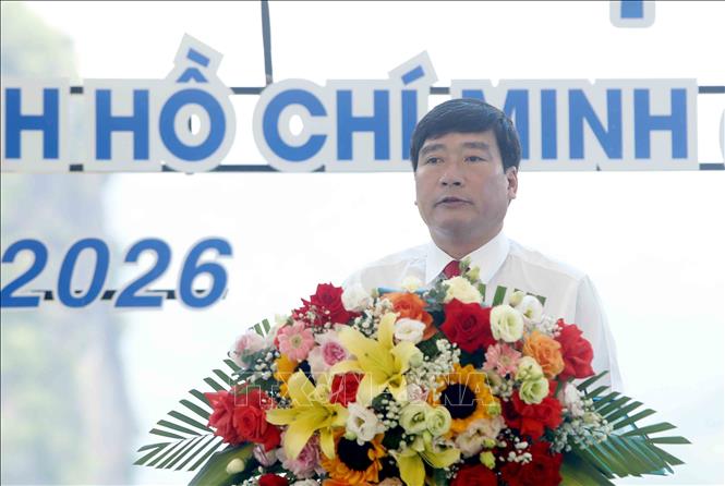 Ông Đỗ Văn Kiên, đại diện Ban Giám đốc Công ty Cổ phần Năng lượng BP Sơn La phát biểu. Ảnh: Quang Quyết - TTXVN