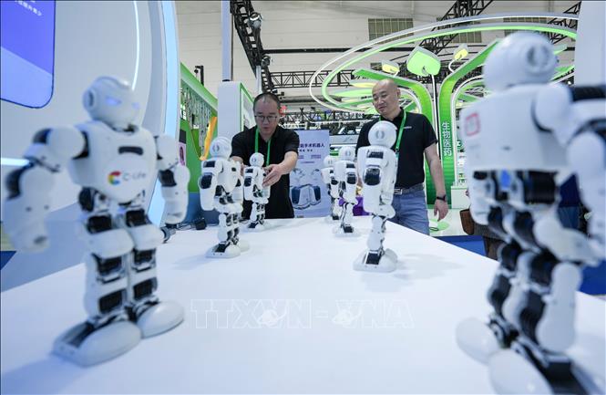 Robot được giới thiệu tại Hội chợ Triển lãm Trung Quốc-Nga lần thứ 10 tại thành phố Cáp Nhĩ Tân, thủ phủ tỉnh Hắc Long Giang, Đông Bắc Trung Quốc ngày 17/5/2026. Ảnh: THX/TTXVN