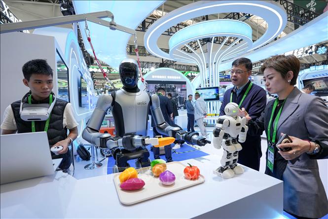 Robot được giới thiệu tại Hội chợ Triển lãm Trung Quốc-Nga lần thứ 10 tại thành phố Cáp Nhĩ Tân, thủ phủ tỉnh Hắc Long Giang, Đông Bắc Trung Quốc ngày 17/5/2026. Ảnh: THX/TTXVN