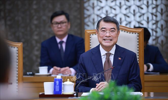 Thủ tướng Lê Minh Hưng tiếp Đại sứ Liên bang Nga tại Việt Nam Gennady Bezdetko. Ảnh: Dương Giang – TTXVN
