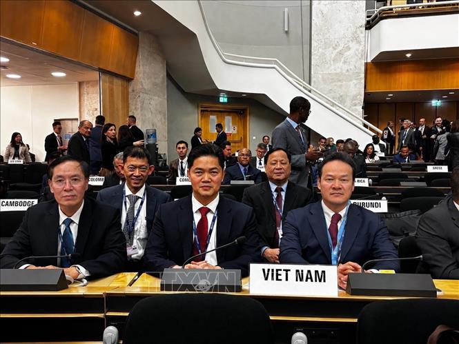 Đoàn Việt Nam tham dự Đại hội đồng Y tế Thế giới lần thứ 79. Ảnh: TTXVN phát 