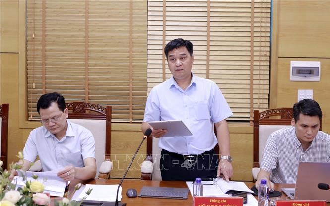 Vụ trưởng Vụ địa bàn VI, Ủy ban Kiểm tra Trung ương Vũ Ngọc Hùng phát biểu tại buổi làm việc với xã Yên Lạc. Ảnh: Hoàng Hùng – TTXVN