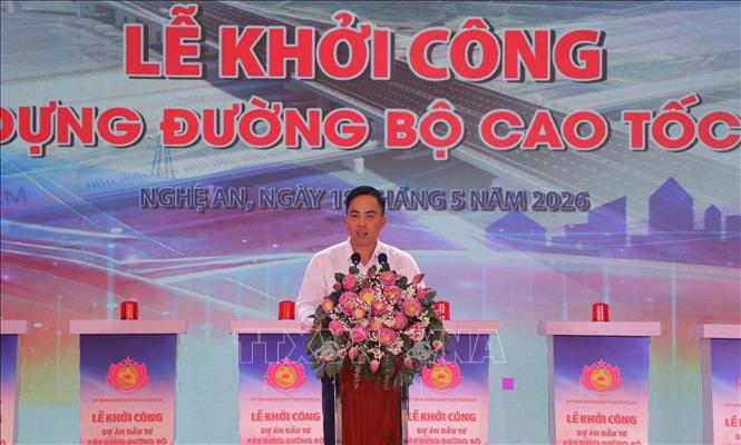 Ông Nguyễn Quang Huy, Tổng giám đốc Tập đoàn Đèo Cả phát biểu tại lễ khởi công. Ảnh: Trịnh Duy Hưng - TTXVN
