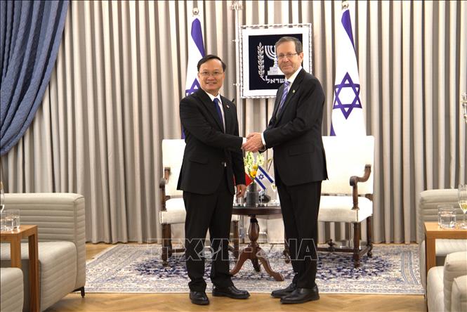 Đại sứ Việt Nam tại Israel Nguyễn Kỳ Sơn tại lễ trình Thư ủy nhiệm lên Tổng thống Israel Isaac Herzog. Ảnh: Thanh Bình - PV TTXVN tại Israel