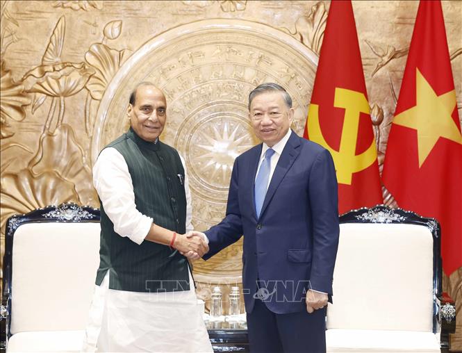 Tổng Bí thư, Chủ tịch nước Tô Lâm tiếp Bộ trưởng Bộ Quốc phòng Ấn Độ Rajnath Singh. Ảnh: Thống Nhất – TTXVN