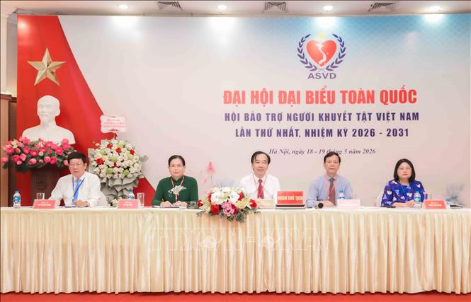 Đoàn chủ tịch điều hành Kỳ họp thứ nhất Hội Bảo trợ người khuyết tật Việt Nam nhiệm kỳ 2026 - 2031. Ảnh: Phan Phương – TTXVN