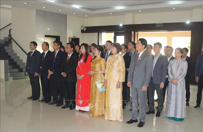 Quang cảnh lễ kỷ niệm 136 năm Ngày sinh Chủ tịch Hồ Chí Minh tại trụ sở Đại sứ quán Việt Nam ở thủ đô Phnom Penh. Ảnh: Minh Hưng - PV TTXVN tại Campuchia