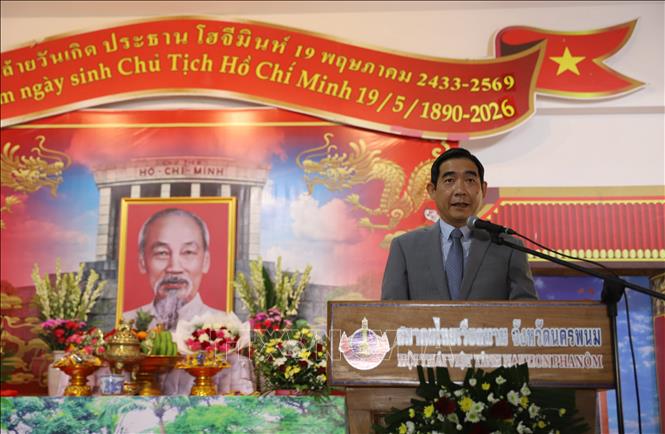 Đại sứ Phạm Việt Hùng phát biểu tại Lễ kỷ niệm 136 năm sinh nhật Bác. Ảnh: Đỗ Sinh – PV TTXVN tại Thái Lan
