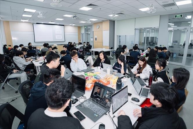 Asian Hackathon for Green Future hướng tới trở thành nền tảng thúc đẩy giao lưu, hợp tác xuyên biên giới của giới trẻ khu vực để phát triển những giải pháp thiết thực cho cộng đồng. Ảnh: Trường ĐH VinUni - TTXVN phát