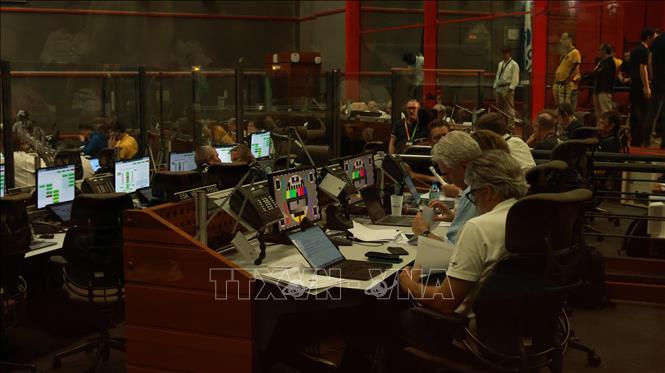 Các chuyên gia làm việc tại sân bay vũ trụ châu Âu ở Kourou, Guiana (Pháp), ngày 19/5/2026. Ảnh: THX/TTXVN
