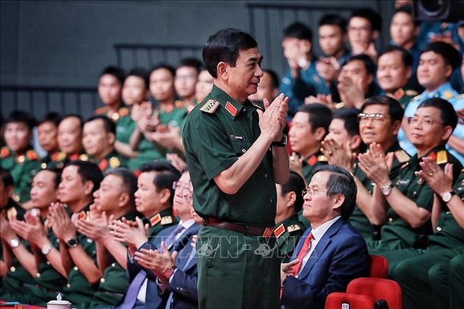 Đại tướng Phan Văn Giang, Uỷ viên Bộ Chính trị, Phó Bí thư Quân uỷ Trung ương, Phó Thủ tướng, Bộ trưởng Bộ Quốc phòng tham dự lễ trao giải. Ảnh: Phạm Tuấn Anh - TTXVN
