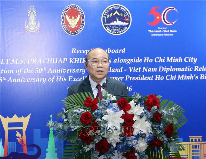 Ông Trần Văn Bảy, Phó Chủ tịch UBND Thành phố Hồ Chí Minh phát biểu tại lễ kỷ niệm 50 năm thiết lập quan hệ ngoại giao Việt Nam- Thái Lan và 136 năm Ngày sinh Chủ tịch Hồ Chí Minh. Ảnh: Xuân Khu-TTXVN