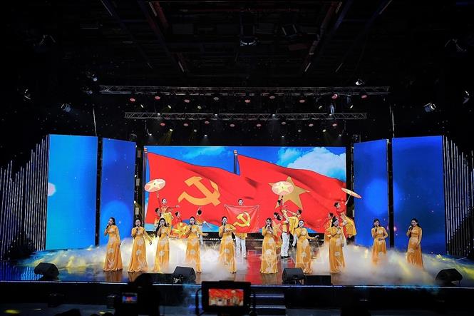 Tiết mục văn nghệ trong Lễ trao giải. Ảnh: Phạm Tuấn Anh - TTXVN