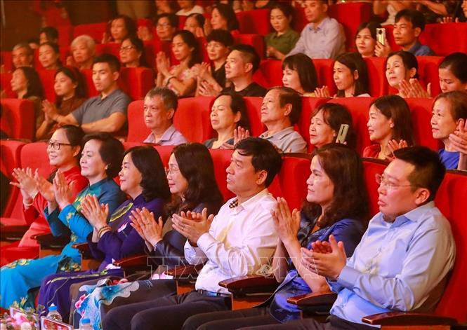 Các đại biểu tham dự chương trình. Ảnh: Khánh Hoà - TTXVN

