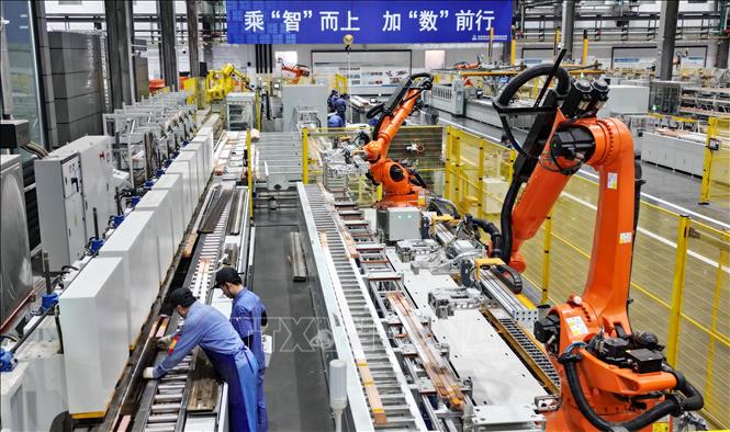 Quang cảnh một nhà máy tại Cáp Nhĩ Tân, tỉnh Hắc Long Giang, Trung Quốc. Ảnh: THX/TTXVN