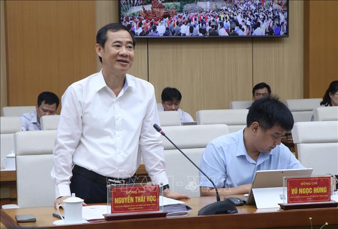 Ông Nguyễn Thái Học, Phó Bí thư Đảng ủy MTTQ, các đoàn thể Trung ương - Phó Trưởng đoàn kiểm tra, giám sát số 15 của Bộ Chính trị phát biểu tại buổi làm việc. Ảnh: Thu Hương - TTXVN