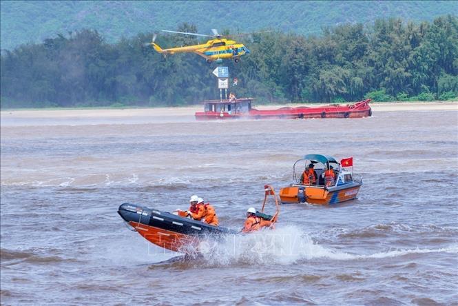 Diễn tập Phòng thủ dân sự ứng phó với siêu bão và tìm kiếm cứu nạn năm 2023 tại thành phố Hải Phòng. Ảnh: TTXVN phát