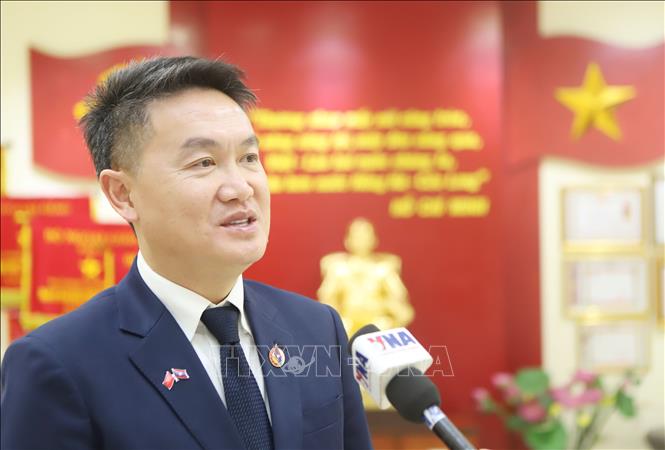 Đồng chí Thongly Sisoulith, Ủy viên Trung ương Đảng, Bí thư Trung ương Đoàn Thanh niên NDCM Lào, đánh giá cao sự thành công của Việt Nam và bày tỏ mong muốn tăng cường hợp tác sâu rộng hơn nữa với thanh niên Việt Nam trong các lĩnh vực khoa học, kỹ thuật và trao đổi văn hóa. Ảnh: Xuân Tú - PV TTXVN tại Lào