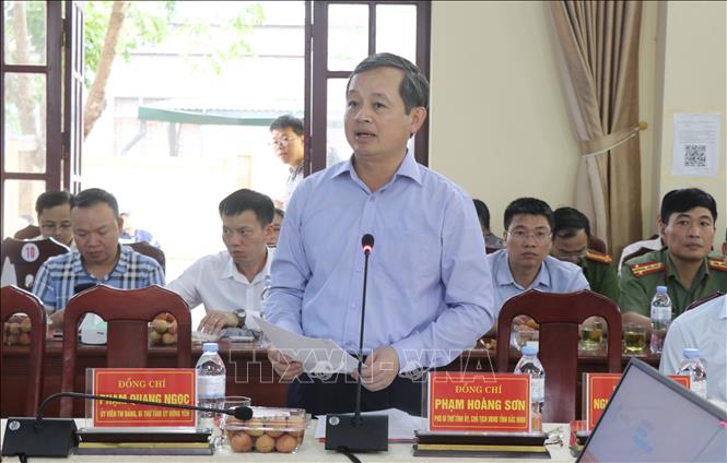 Chủ tịch UBND tỉnh Bắc Ninh Phạm Hoàng Sơn phát biểu tại buổi làm việc. Ảnh: Thanh Thương - TTXVN