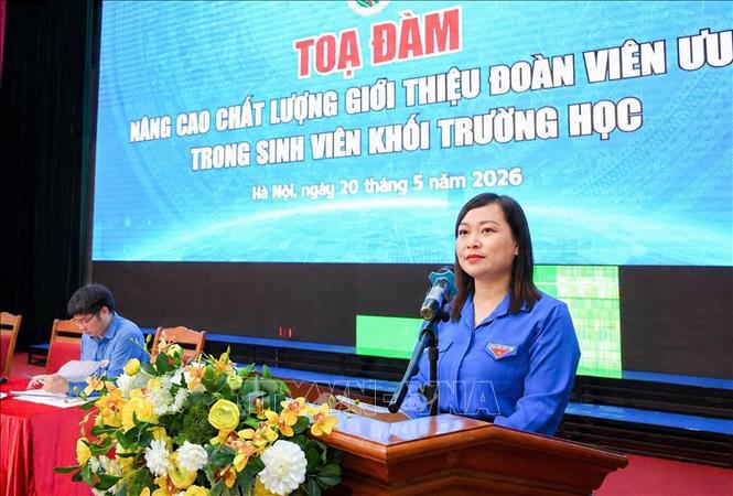 Đồng chí Trần Thị Ngọc Quỳnh, Ủy viên Ban Chấp hành Đảng bộ các cơ quan Đảng Trung ương, Ủy viên BCH Trung ương Đoàn, Bí thư Đoàn các cơ quan Đảng Trung ương phát biểu. Ảnh: Minh Đức – TTXVN