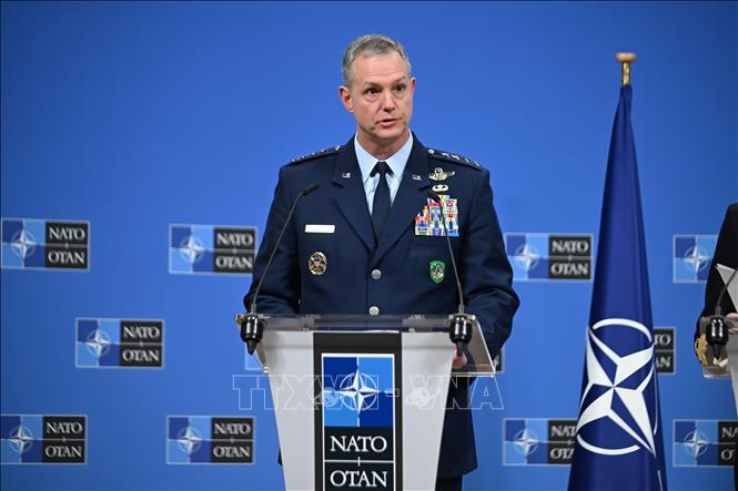Tư lệnh tối cao NATO Alexus Grynkewich phát biểu trong cuộc họp báo tại trụ sở NATO ở Brussels, Bỉ ngày 19/5/2026. Ảnh: AA/TTXVN