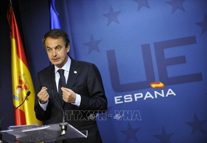 Ông Jose Luis Zapatero, lúc là Thủ tướng Tây Ban Nha, trong cuộc họp báo sau Hội nghị thượng đỉnh Liên minh châu Âu (EU) tại Brussels (Bỉ) ngày 25/3/2011. Ảnh: EPA/TTXVN