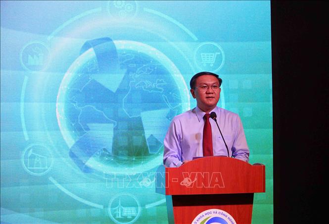 Ông Lâm Đình Thắng, Giám đốc Sở Khoa học và Công nghệ Thành phố Hồ Chí Minh, phát biểu khai mạc chương trình. Ảnh: Thu Hoài - TTXVN