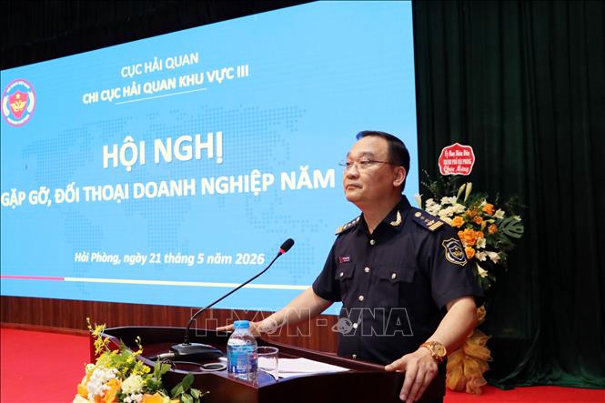 Chi cục trưởng Chi cục Hải quan khu vực III Trần Mạnh Cường phát biểu tại hội nghị. Ảnh: Mạnh Tú - TTXVN