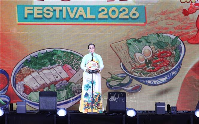 Vice Chairwoman of Da Nang City People's Committee Nguyen Thi Anh Thi delivers the opening speech at the Food Tour 2026’s opening ceremony. VNA Photo: Trần Lê Lâm 