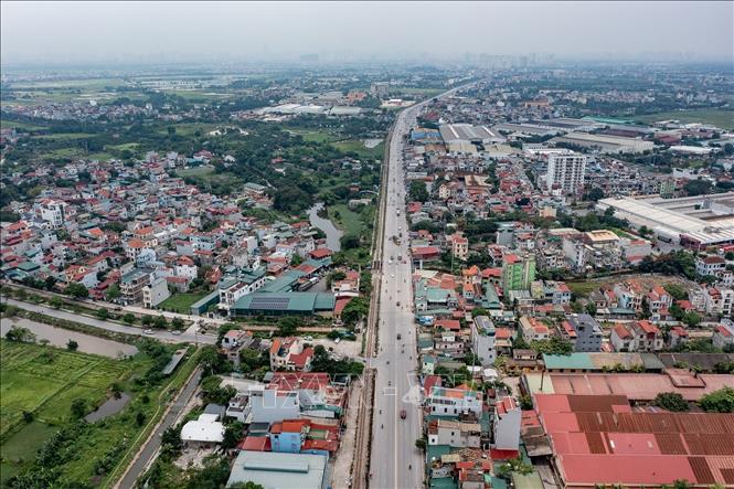 Thành phố Hà Nội yêu cầu Tập đoàn Vingroup – Công ty CP có trách nhiệm chủ trì phối hợp với các địa phương và các đơn vị liên quan tổ chức công bố công khai hồ sơ phương án, vị trí tuyến tỷ lệ 1/500 đã được phê duyệt để phục vụ công tác quản lý quy hoạch. Ảnh: Trung Nguyên - TTXVN