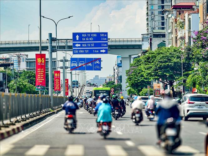 Quốc lộ 1A đoạn qua khu vực đường Giải Phóng hiện là một trong những tuyến giao thông có lưu lượng phương tiện lớn nhất Hà Nội. Ảnh: Trung Nguyên - TTXVN