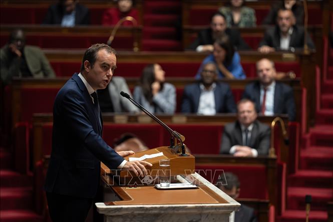 Thủ tướng Pháp Sebastien Lecornu phát biểu tại một phiên họp Quốc hội ở Paris. Ảnh: THX/TTXVN
