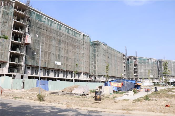 Dự án chung cư sông Cà Ty (phường Bình Thuận) đang được đẩy nhanh tiến độ thi công. Ảnh: Nguyễn Thanh - TTXVN