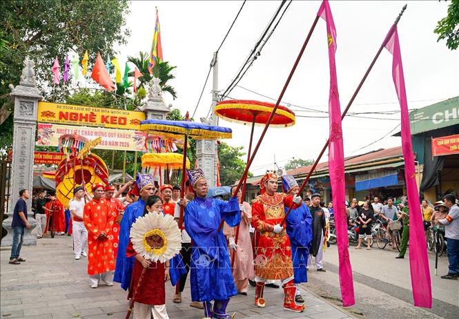 Lễ hội làng Keo không chỉ là sinh hoạt tín ngưỡng mà còn là dịp gắn kết cộng đồng và bảo tồn di sản văn hóa dân gian. Ảnh: Khánh Hoà - TTXVN