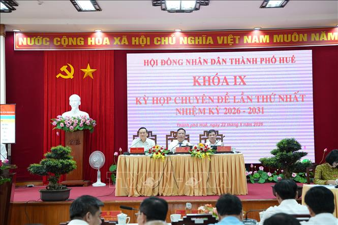 Chủ toạ chủ trị kỳ họp. Ảnh: Mai Trang - TTXVN 