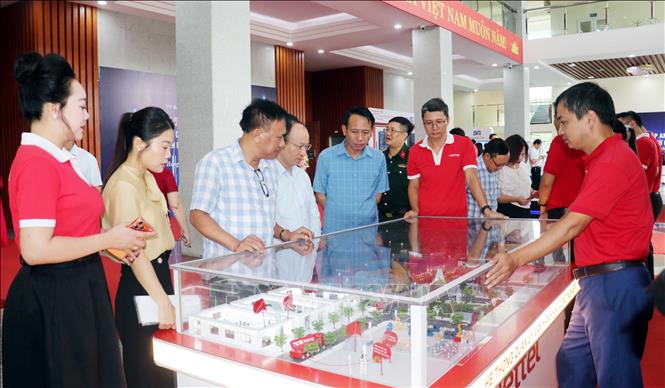 Các đại biểu tại hội thảo khoa học với chủ đề 