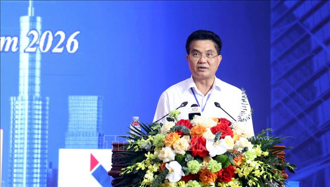 Phó Chủ tịch UBND tỉnh Hưng Yên Lê Quang Hòa phát biểu tại hội thảo.Ảnh: Nguyễn Công Hải - TTXVN