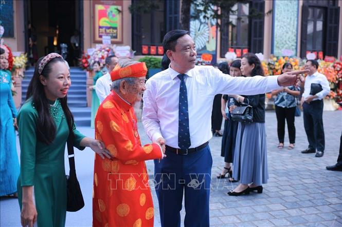 Nhà nghiên cứu Nguyễn Đình Tư (106 tuổi) - nhân chứng của hai thế kỷ, học giả dành trọn đời cho văn hóa, lịch sử và tri thức Việt Nam đến dự Lễ trao Giải. Ảnh: Hoàng Hiếu - TTXVN
