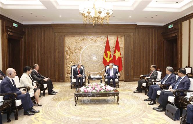 Tổng Bí thư, Chủ tịch nước Tô Lâm tiếp ông David Zapolsky, Phó Chủ tịch cấp cao, Giám đốc Pháp lý và Quan hệ Toàn cầu của tập đoàn Amazon. Ảnh: Thống Nhất – TTXVN