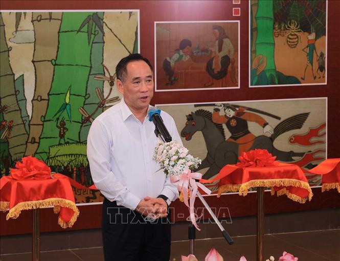 Giám đốc Bảo tàng Mỹ thuật Việt Nam Nguyễn Anh Minh phát biểu trước lễ khai mạc triển lãm “Thế giới tuổi thơ qua các tác phẩm của cố NSND Ngô Mạnh Lân”. Ảnh: Hoàng Hiếu - TTXVN