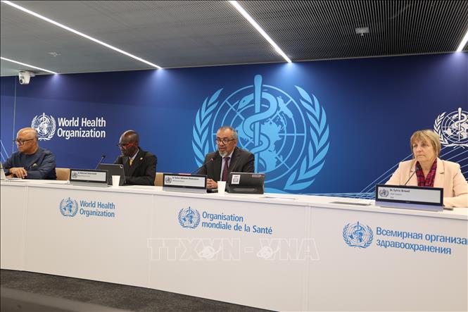 Các quan chức cấp cao của WHO dự cuộc họp báo về tình trạng dịch Ebola tại châu Phi. Ảnh: Anh Hiển - PV TTXVN tại Thụy Sĩ 