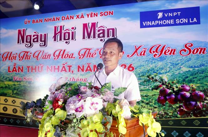 Bí thư Chi bộ, Trưởng bản Kim Sơn 1, xã Yên Sơn Lê Đại Phong thay mặt nhân dân phát biểu. Ảnh: Quang Quyết - TTXVN
