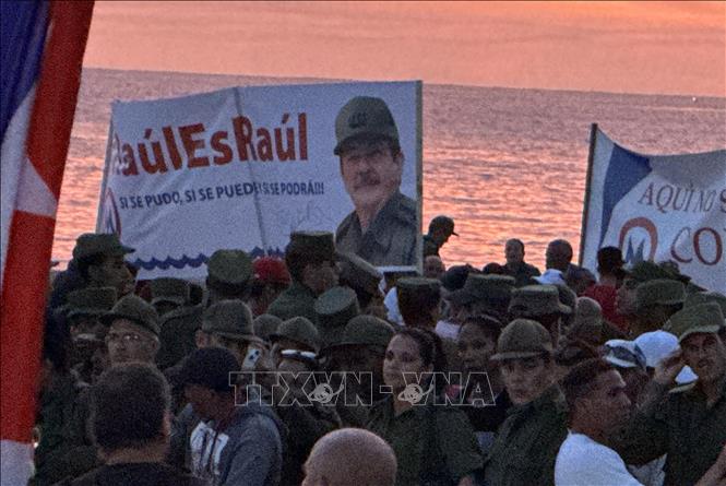 Người dân Cuba kiên quyết bảo vệ nhà lãnh đạo Raúl Castro. Ảnh: Việt Hùng - P/v TTXVN tại Cuba