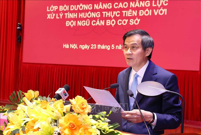PGS.TS Đoàn Minh Huấn, Ủy viên Bộ Chính trị, Giám đốc Học viện Chính trị quốc gia Hồ Chí Minh phát biểu khai mạc. Ảnh: Văn Điệp - TTXVN