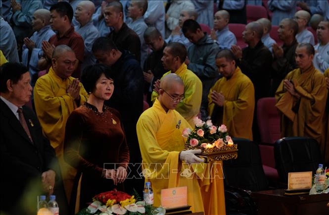 Các đại biểu thực hiện nghi thức trong lễ khai mạc Đại lễ Phật đản Phật lịch 2570 – Dương lịch 2026 tại Đà Lạt sáng 23/5. Ảnh: Nguyễn Dũng – TTXVN
