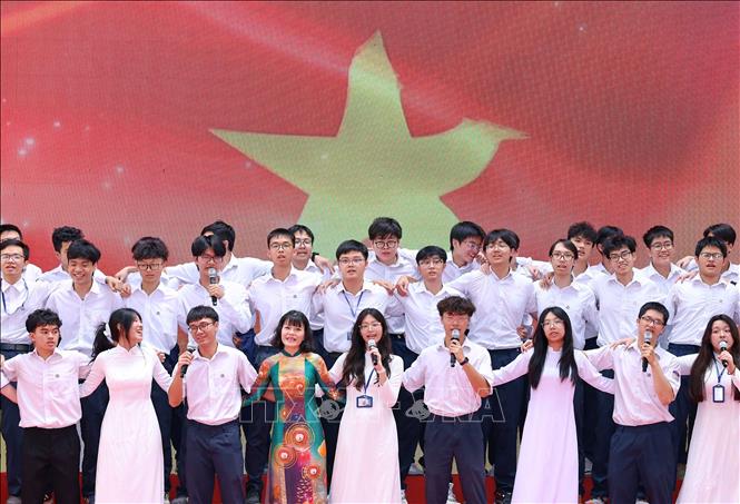 Rộn ràng trong ngày bế giảng năm học 2025 - 2026. Ảnh: Thanh Tùng - TTXVN