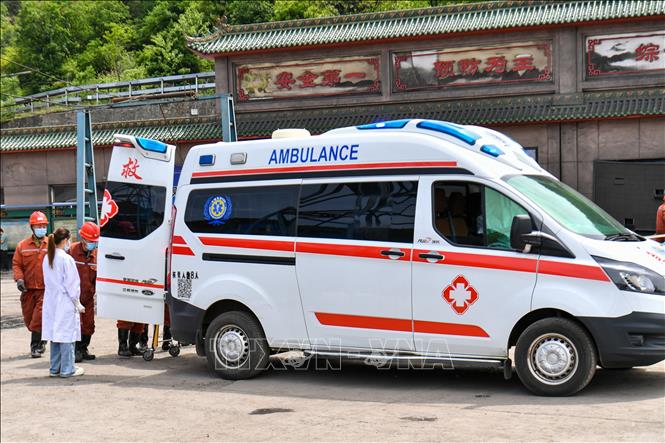 Lực lượng cứu hộ được triển khai tới hiện trường vụ nổ mỏ than ở huyện Tẩm Nguyên, tỉnh Sơn Tây, Trung Quốc, ngày 23/5/2026. Ảnh: THX/TTXVN